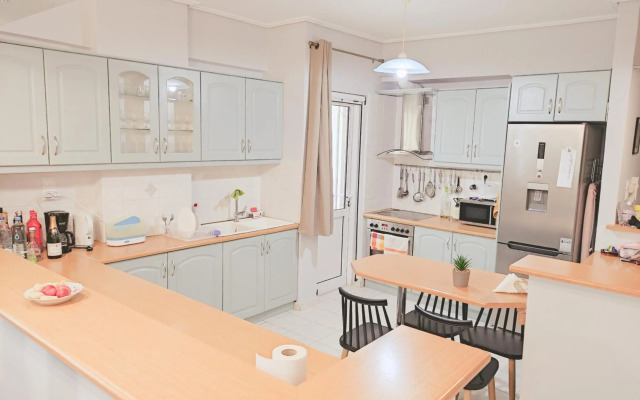 Summer Breeze Apartment in Kalamata