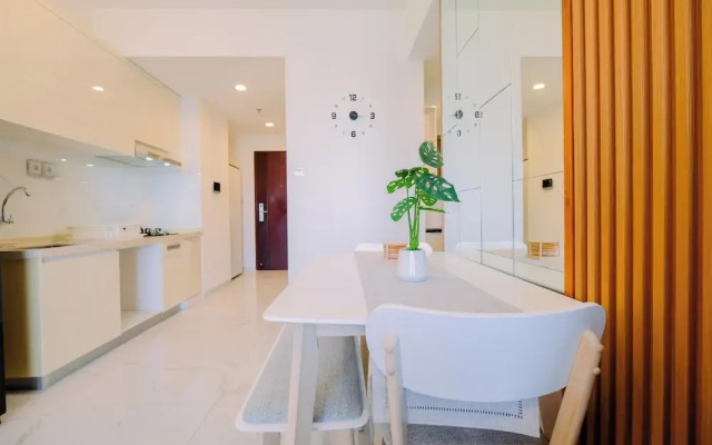 Modern Look 2Br At Sky House Bsd Apartment