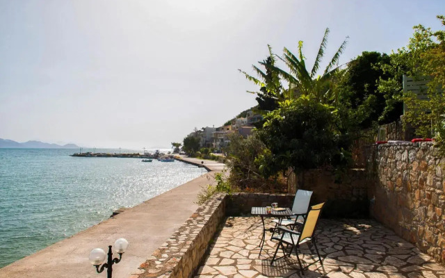 Seafront apartment in Kiveri, near Nafplion.