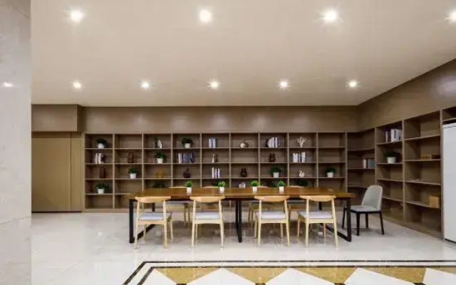 Yizheng Shengting Hotel