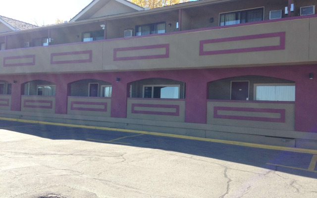 Canadas Best Value Inn Chinook Station