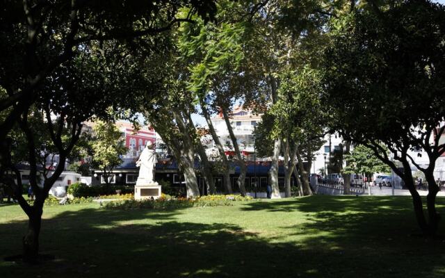 Wondrous Terrace Apartment in Cascais