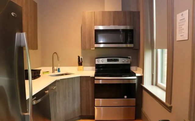 Maverick Suites at 89 Marion