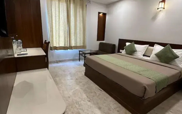 FabHotel Swaruchi Inn Rohini