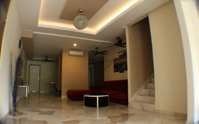 Bercham Vacation House