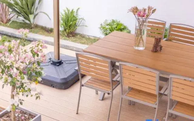 Haishang Mingyue Homestay (Dali Erhai Shengtai Langdao)