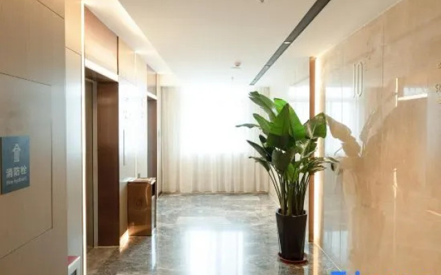 Lavande Hotel (WeiFang Zhucheng Dinosaur Park Bus Station Branch )