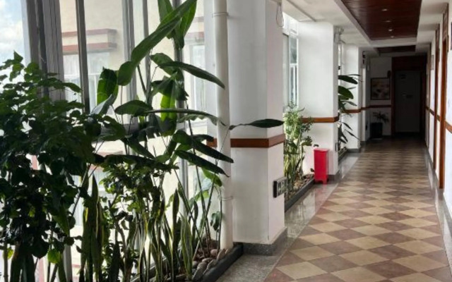 Pu'er Plum Lakeside Hotel