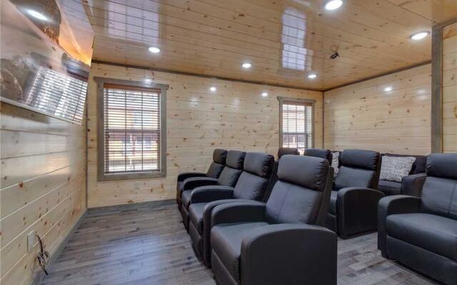 Mirror Pond - Four Bedroom Cabin