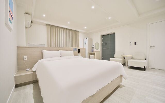 Hotel Yeogiuhtte Gumi Indong 2nd Branch