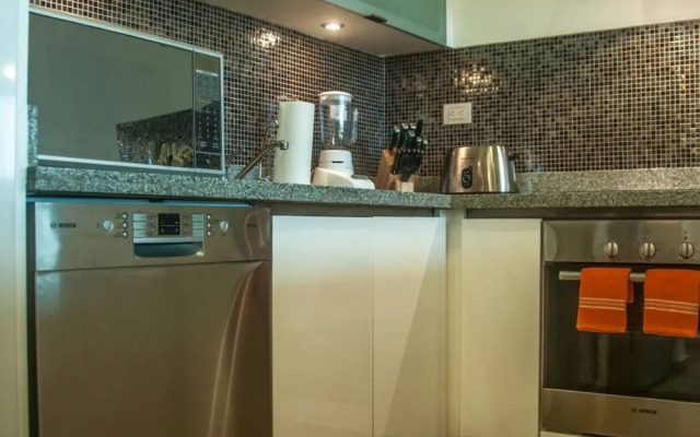 Doca 103 2 Bedrooms and Jacuzzi by RedAwning