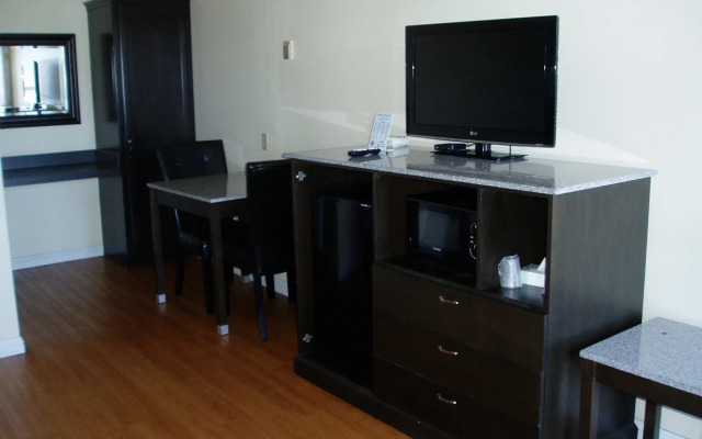 Rockview Inn and Suites