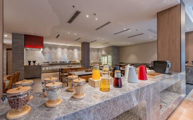 Rezen Select - Ningbo Railway Station, Tianyi Square