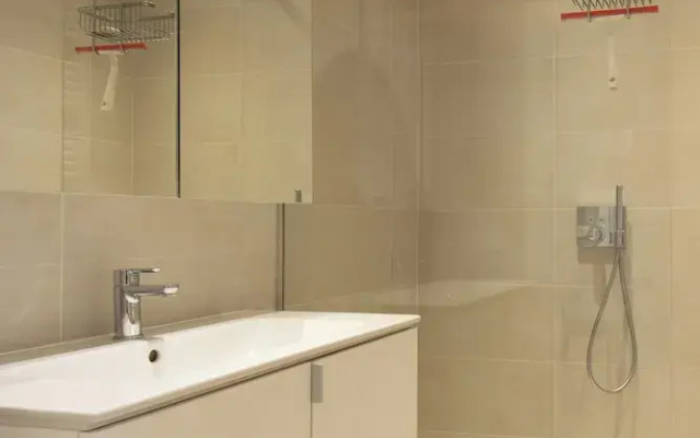 Apartment on Zeedijk With Sea View