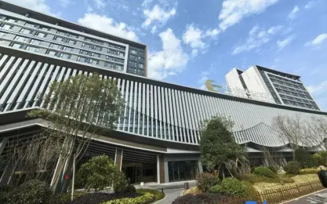 Tingzhou Crown International Hotel