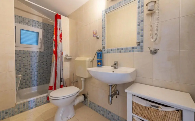 Nice Apartment in Vir With 1 Bedrooms and Wifi