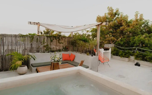 Villa Ujo 100 mb WiFi 2 Private Pools