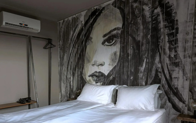 Reverence Hotel
