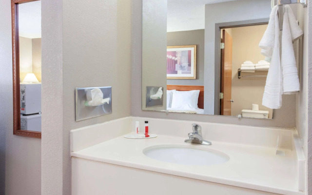 Red Roof Inn Martinsburg