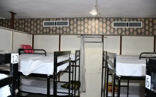 Goroomgo Kshipra Guest House Ujjain