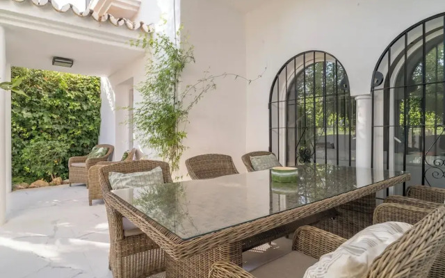 Sanders Beach - Stunning Villa Near Puerto Banus