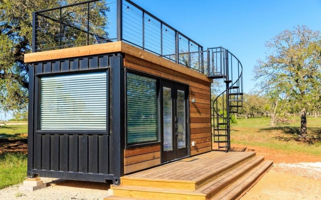 New Wilderness Hideout-cozy Container Home
