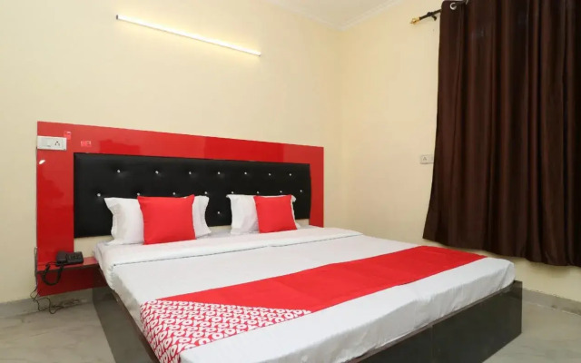 Oyo 28325 Dhillon Residency