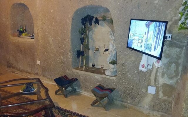 Alexander Cave House