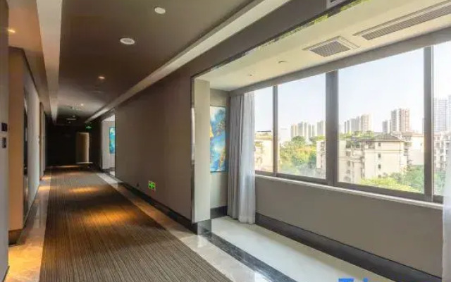 MOUNT WELL RESORT HOTEL Light Luxury Hotel (Chongqing Happy Valley Halo Shopping Park)