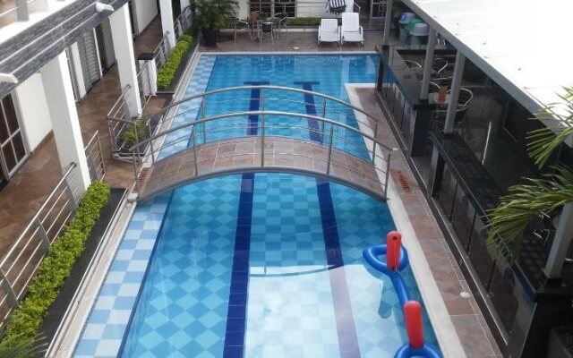 Confort Plaza Hotel