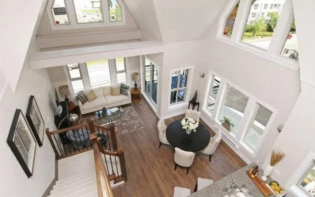 Harrison Lake View Suites