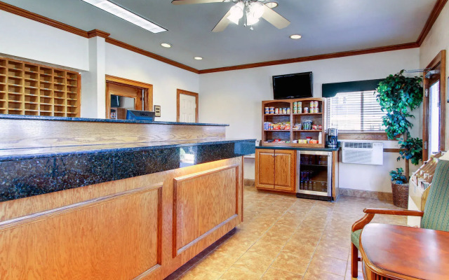 Suburban Studios Biloxi North Area