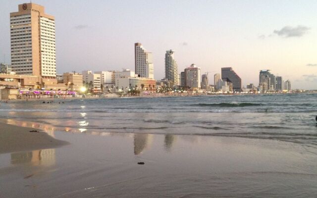 Pink House TLV - ApartHotel