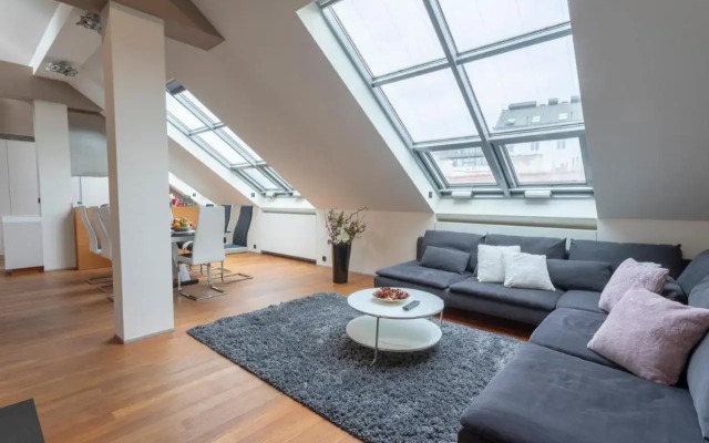 Comfort Central Apartment, 4Bdrm, 2Bthrm