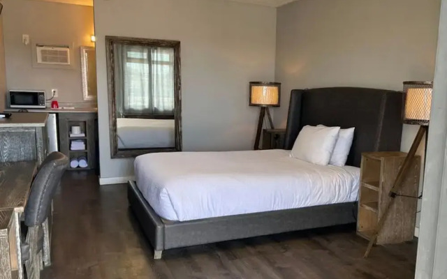 Parkside Inn