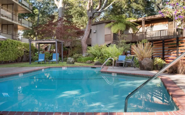 Creekside Inn