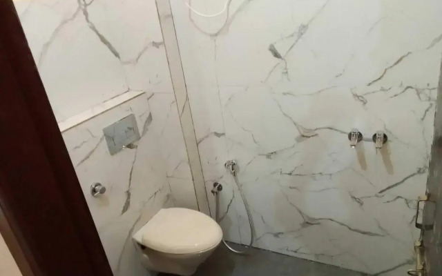 Pop 703286 Sarthak Hotel