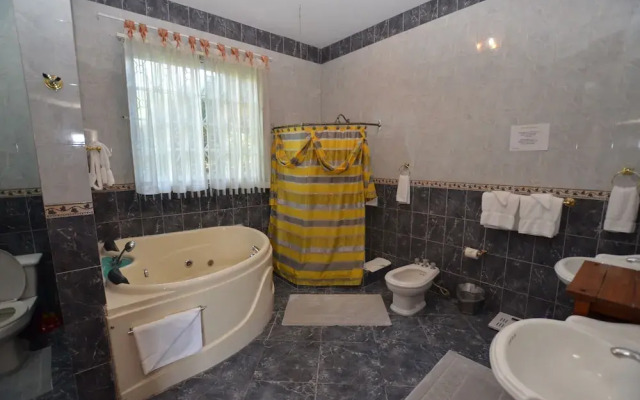 Dream Castle Villa, Montego Bay 8BR