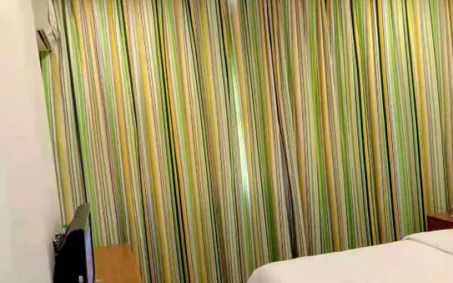 Grid Inn (Lingshan Liufeng)