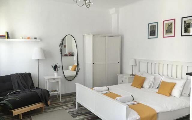 Studio Mai si Apartament Mai 2