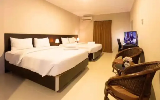 Hotel Sukajadi by Holie
