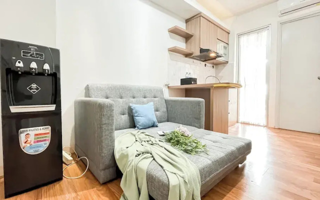 Warm And Comfy 2Br At Bassura City Apartment