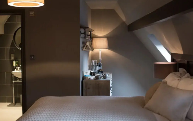 The Lion Hotel - Pub & Restaurant