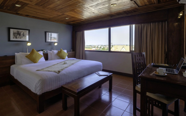 Pakse Hotel & Restaurant