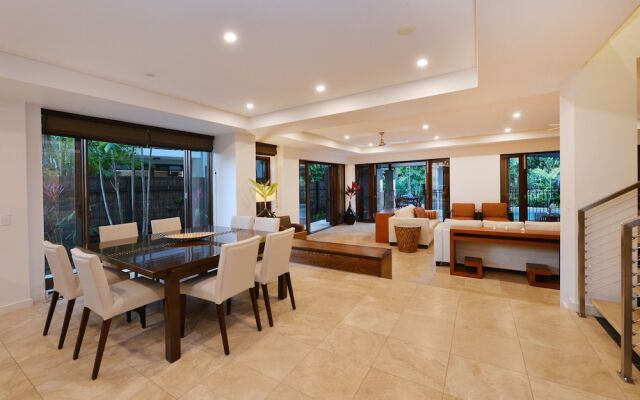 Luxury Private Apartments Sea Temple