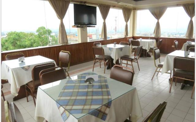 Hotel Monte Azul