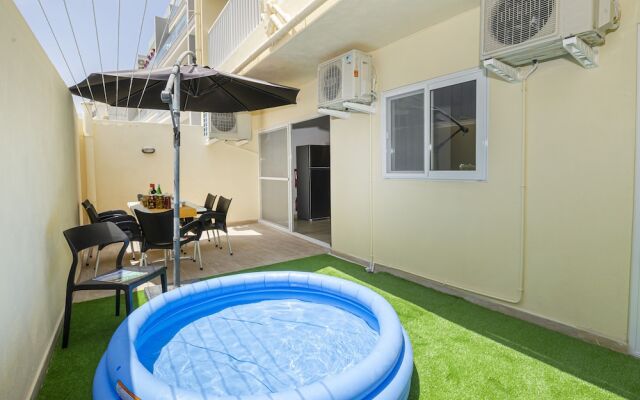Summer Breeze Maisonette with Terrace by Getaways Malta