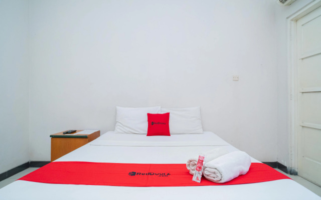 RedDoorz near Rumah Sakit Baptis Kediri