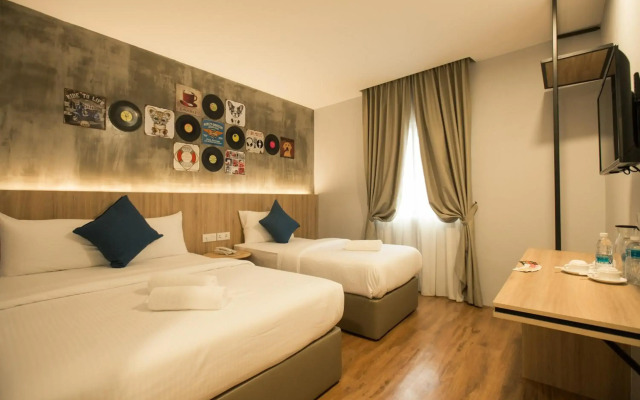 CIQ HOTEL at Jalan Trus