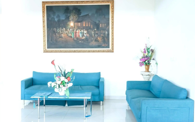 RedDoorz Plus At Grand Sayang Park Hotel Makassar